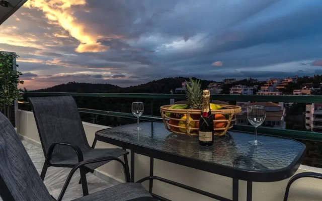 51m² Renovated Apartment in Vouliagmeni, Vari-Voula-Vouliagmeni