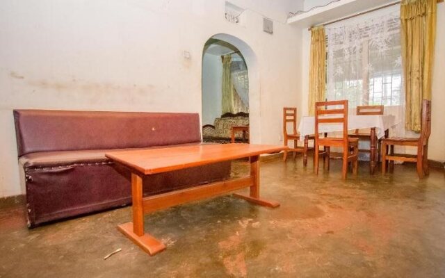Sabinyo Guest House