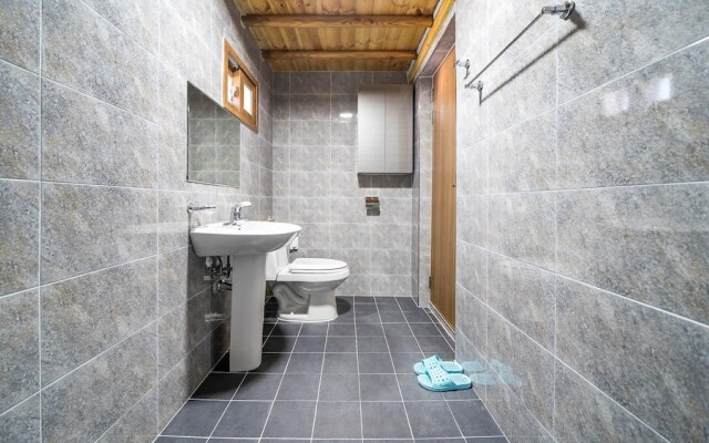 Gyeongju Nenugnam20 Hanok Pension