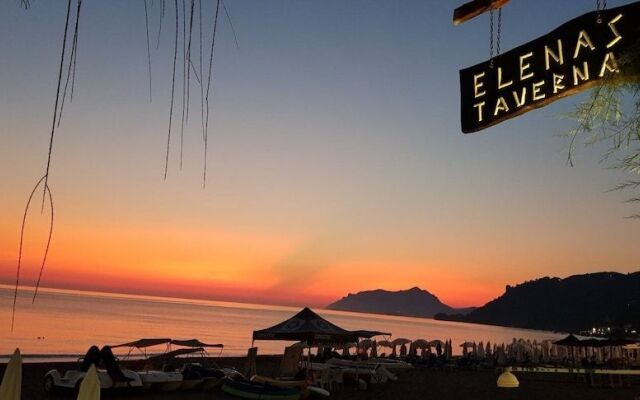 Elena's Seaside Holiday House