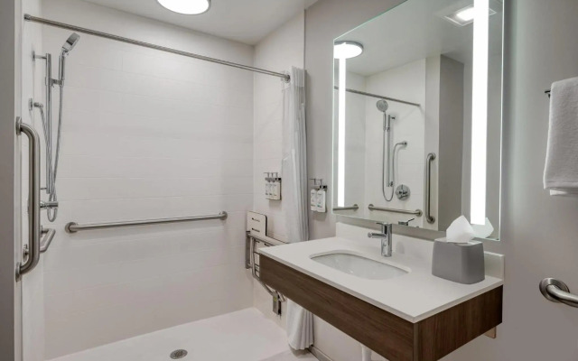 Holiday Inn Express & Suites Wadsworth by IHG