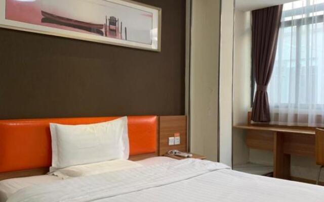 7Days Inn Yingshang Lan-Star building materials market