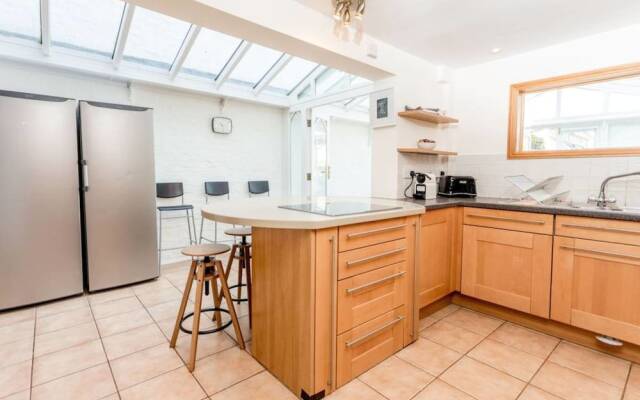 Beautifully Presented, 3 Bedroom Family Home