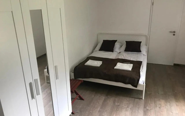 Benjamin Apartment