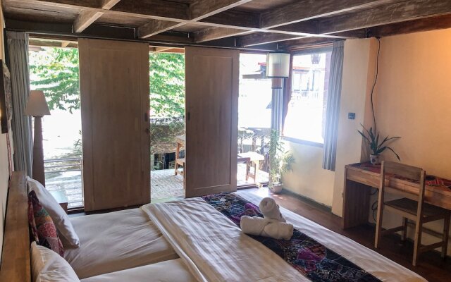 Tree House Lodge