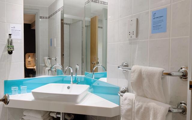 Holiday Inn Express London Victoria by IHG