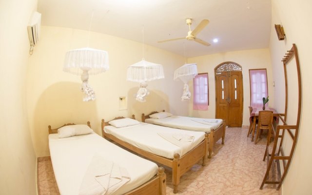 Rupa's Hotel Arugambay