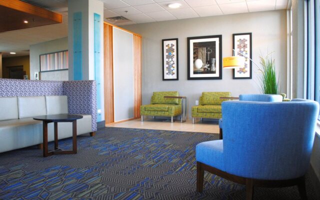 Holiday Inn Express & Suites Columbia City by IHG