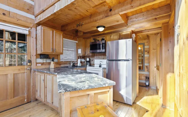 Little Bear Lookout by Jackson Mountain Rentals