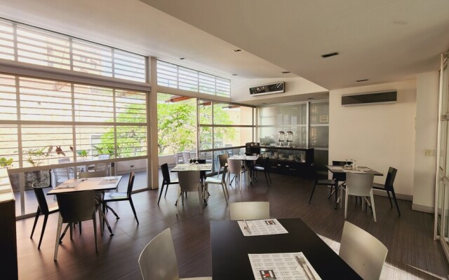 Hotel Austral Suites