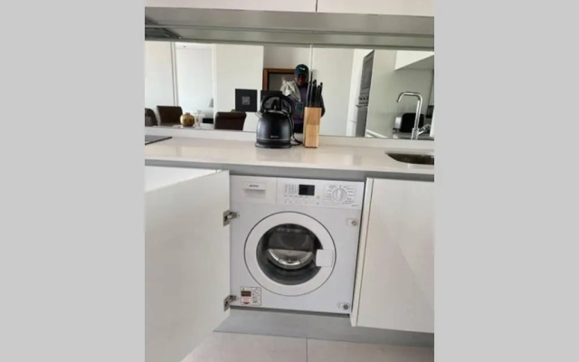 Ellipse Waterfall Upmarket Apartment