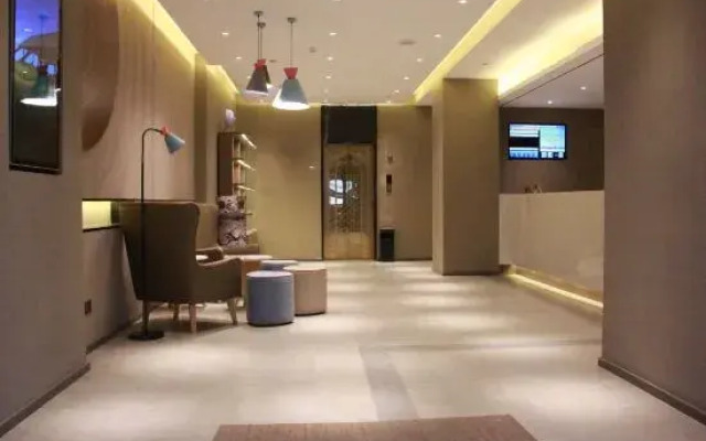 Homeinn · neo (Long County Guanshan Avenue Zhejiang Trade City)