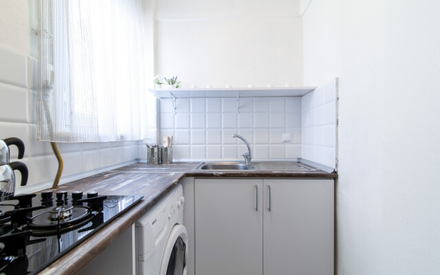 Lovely and Central Flat With Balcony in Sisli