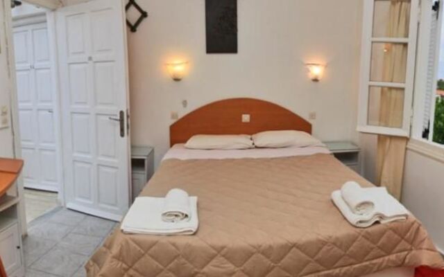 Tonia Hotel