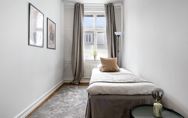 Sanders Square - Spacious 6-bdr Apt Near Nyhavn
