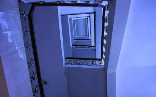 Goroomgo Blue Moon Guest House Guwahati