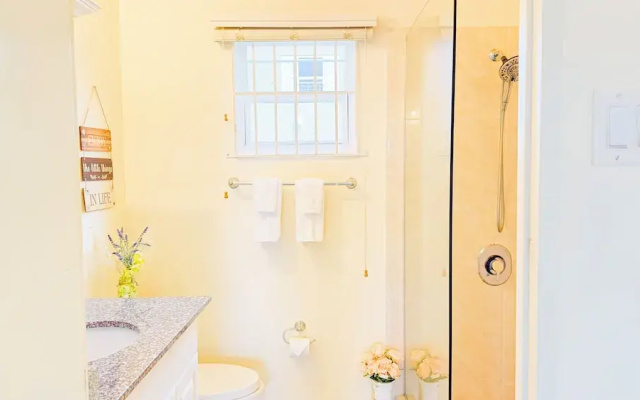 Jhadano Villa 3BR Pool Shuttle 3 Mins to Beach