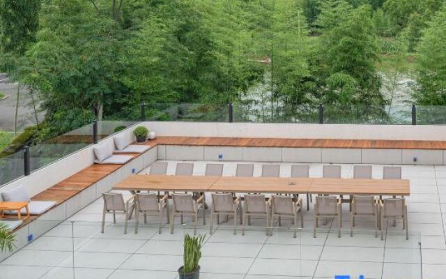 Yingfei July (OMG Heartbeat Paradise Store)