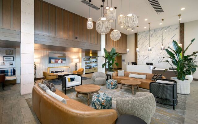 Inn at the Pier Pismo Beach, Curio Collection by Hilton