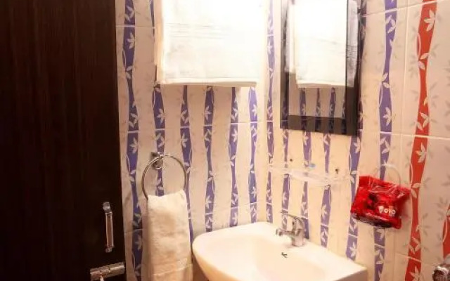 Amit Hotel by OYO Rooms