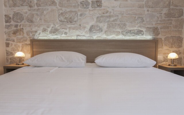Tifani Luxury Rooms 2