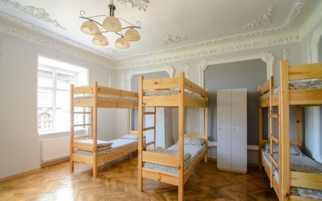 Theatrical Hostel