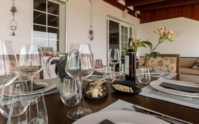 HolidayVilla Marina 2- Beachfront, Wifi , Sea View by Holidayshome