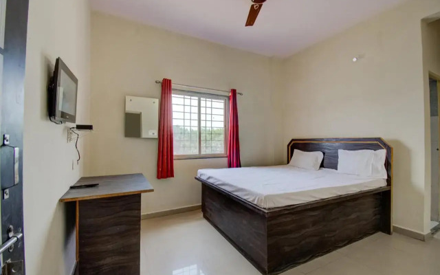 OYO Flagship 807946 Anand Niwas