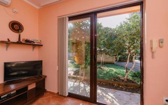 Orange Dream Apartment