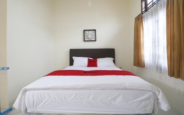 RedDoorz Syariah near Gelora Delta Sidoarjo