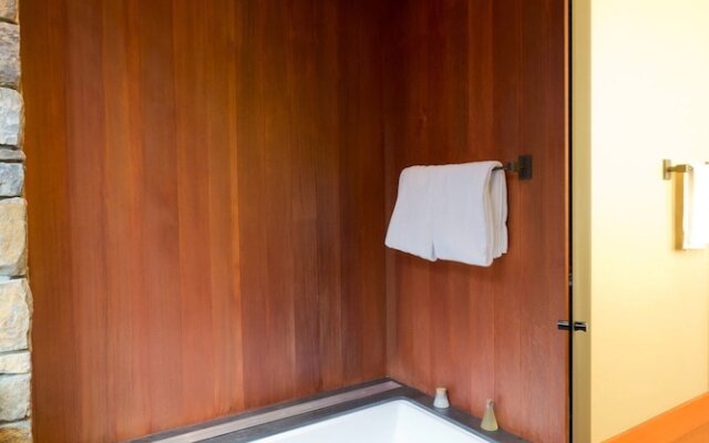 Aman Springs - Four Bedroom Home
