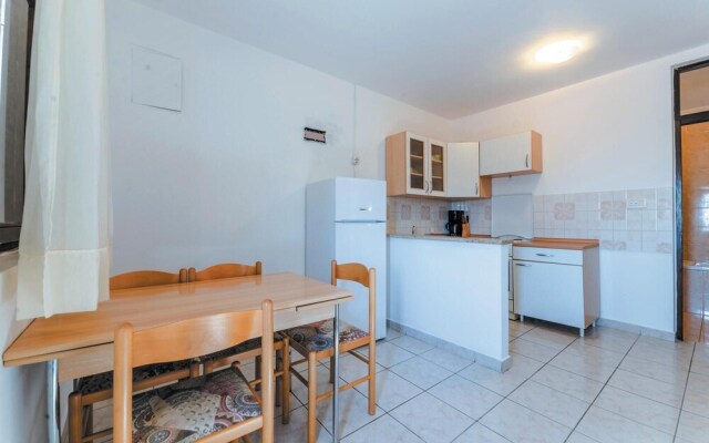 Beautiful Home in Bosana With Wifi and 2 Bedrooms