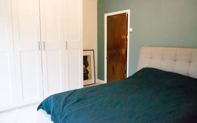 Bright 3 Bedroom House in East Oxford