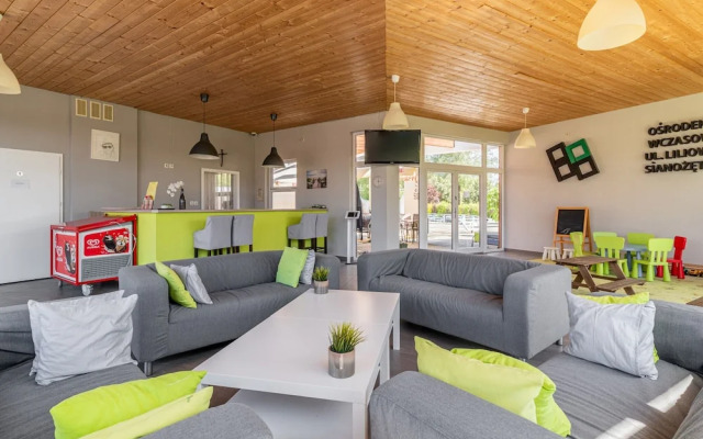 Holiday Homes With Pool, Close to the Beach