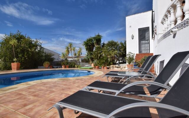 Cozy Holiday Home With Private Swimming Pool in Viñuela