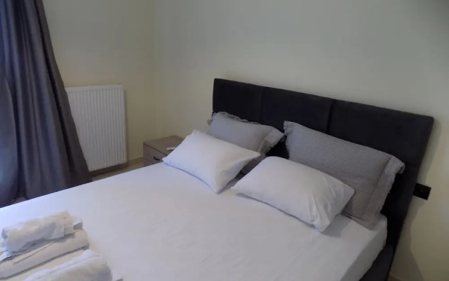 Central Cute 2Bd Balcony apt in Skiathos