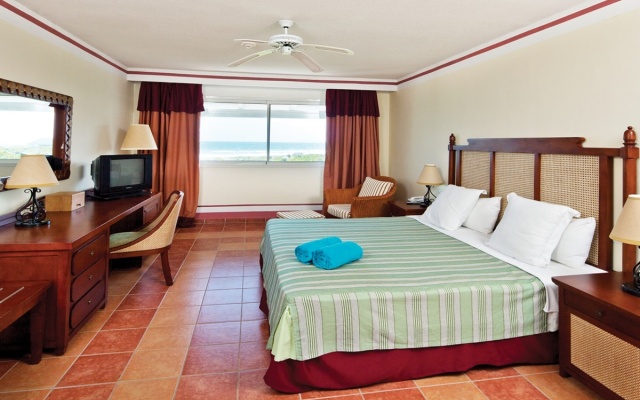 Memories Paraiso Beach Resort - All Inclusive