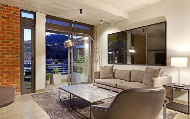 Metropolis 1108 - Adults Only