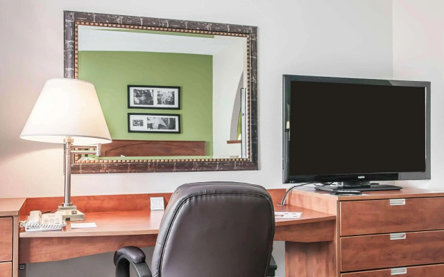 Sleep Inn & Suites Conference Center and Water Park