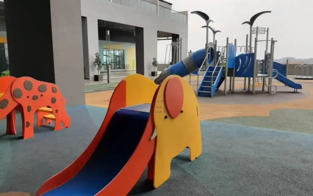 Symphony Tower Studio #2 with balcony