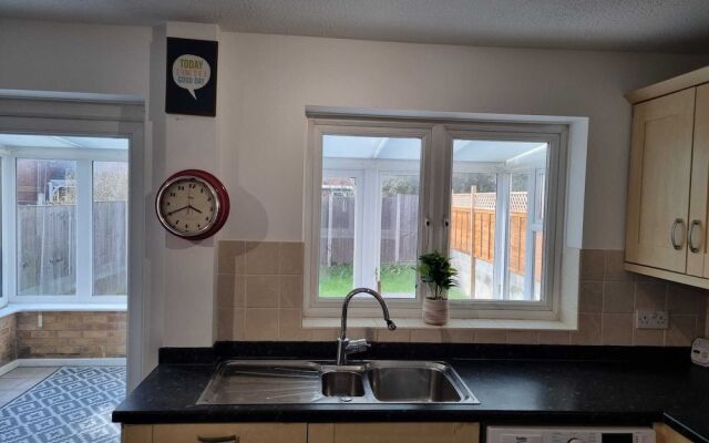 Captivating 3-bed House in Strood, Rochester Kent