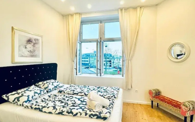 Spacious 3BR Near Kaufpark Alterlaa