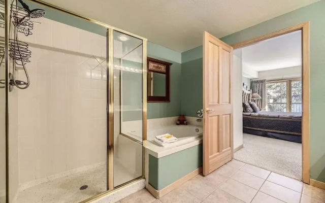 5023 Gateway 2 Bedroom Condo