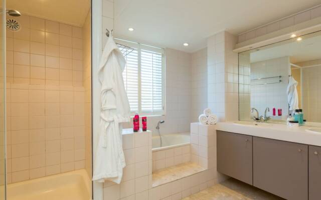 Spacious Bungalow With Enclosed Garden