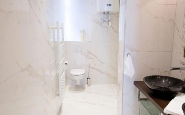 Studio Apartments Urania - Mai's Apartments