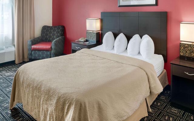 Quality Inn & Suites Mankato East