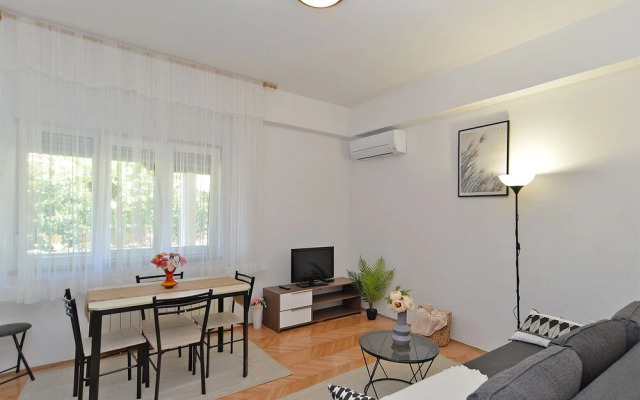 Apartment 1779