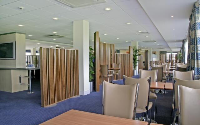 Holiday Inn Express Cardiff Airport by IHG
