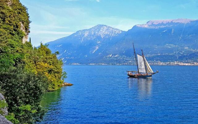 Teresa Campi Apartments Lake View By Gardadomusmea