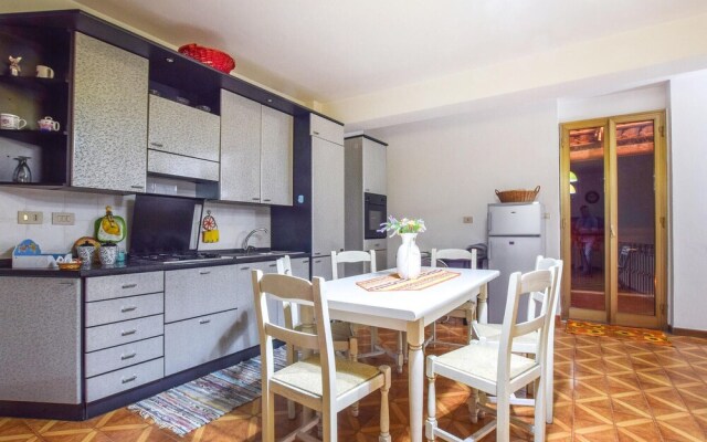 Beautiful Apartment in Gaggi With Wifi and 4 Bedrooms